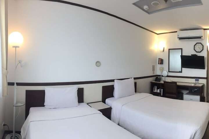 Room 7 of 49