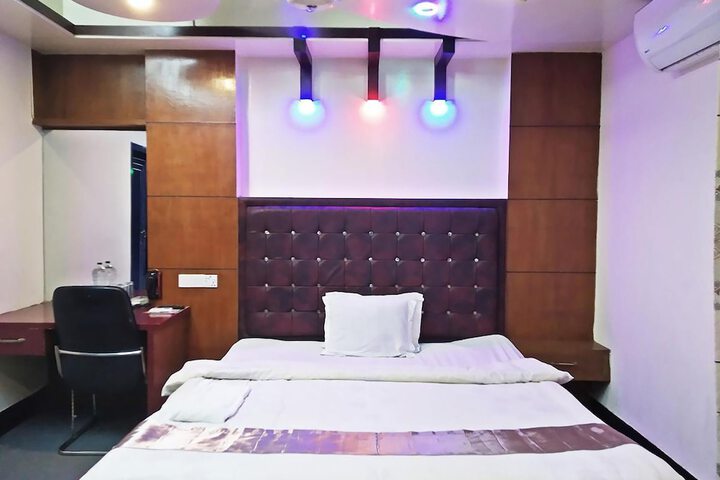 Room 16 of 74