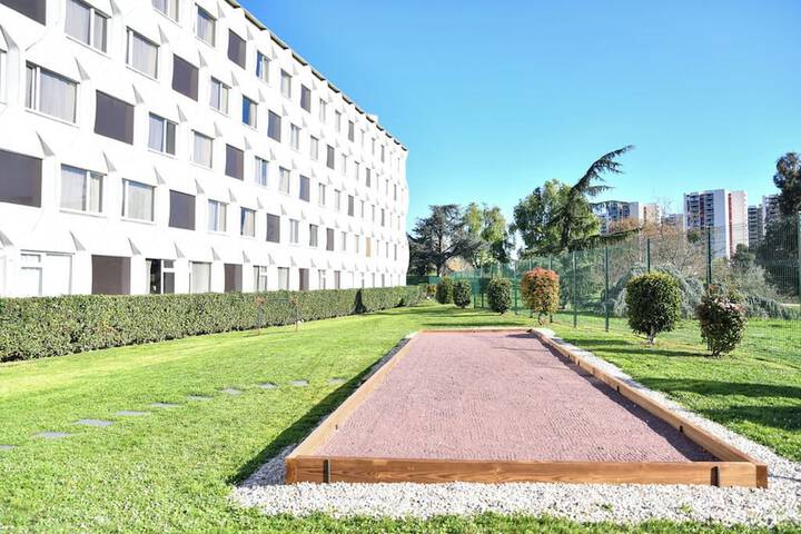 Hotel Exterior 113 of 125