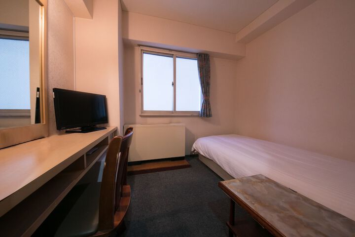 Room 11 of 29