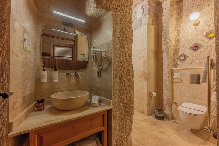 Room 60 of 86