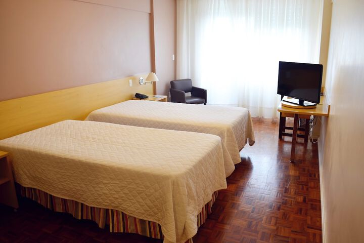 Room 17 of 46