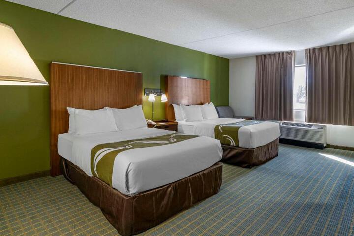 2 Double Beds (13 of 14)