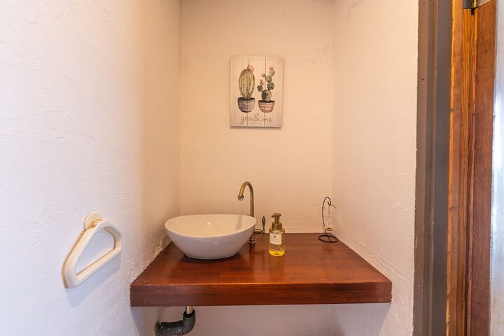 Room 32 of 63