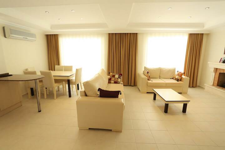 Room 10 of 13