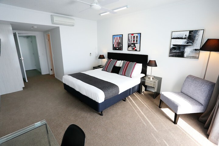 Room 6 of 54