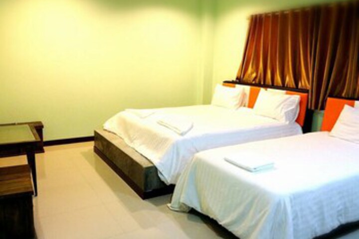 Room 14 of 25