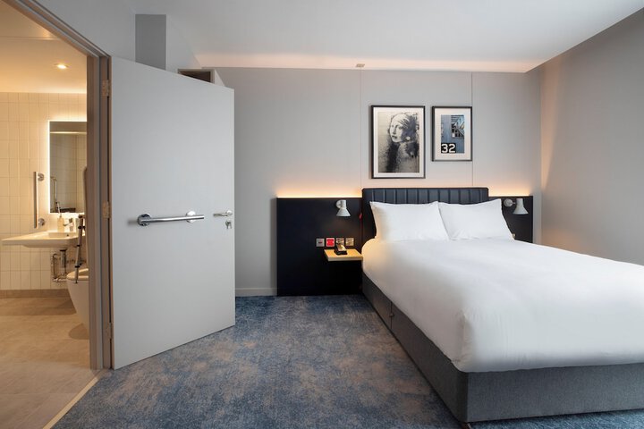 Room 11 of 54