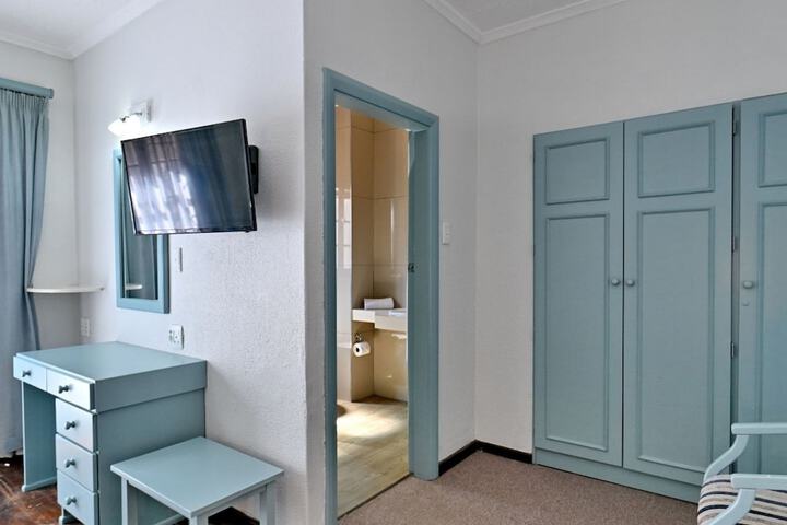 Room 46 of 199