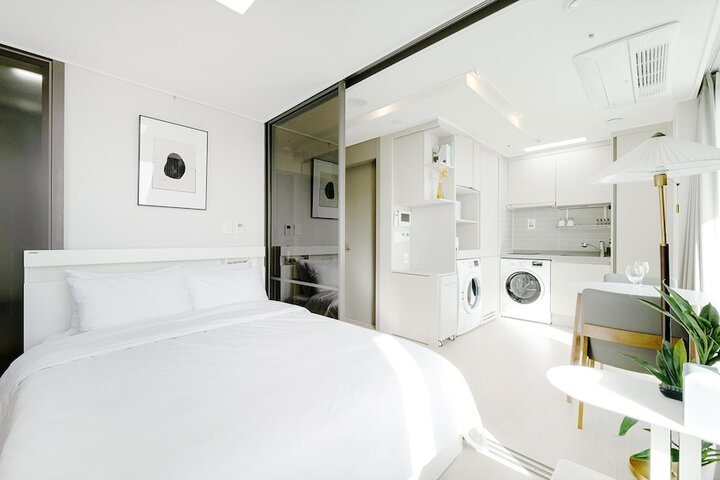 Room 330 of 640