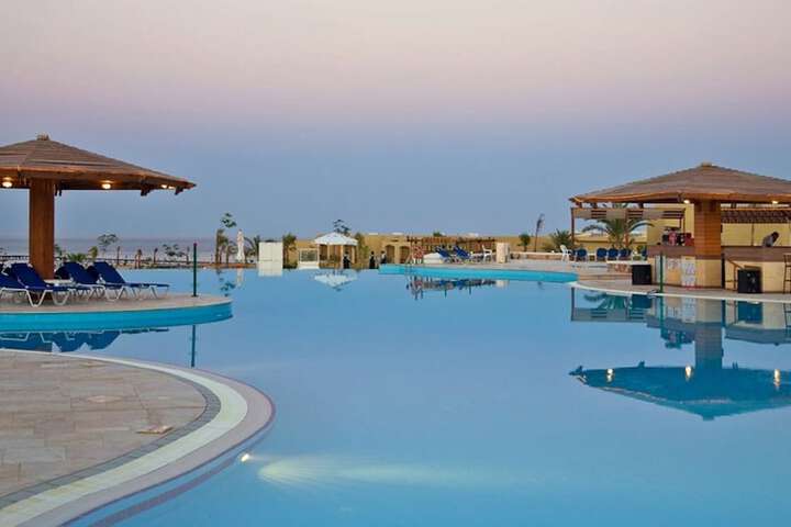 Pools & Facilities