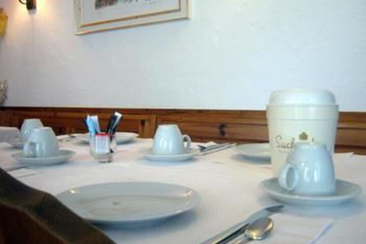 Dining 5 of 81