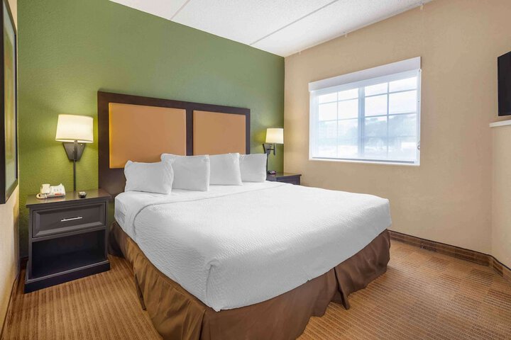 Suite (3 of 5)