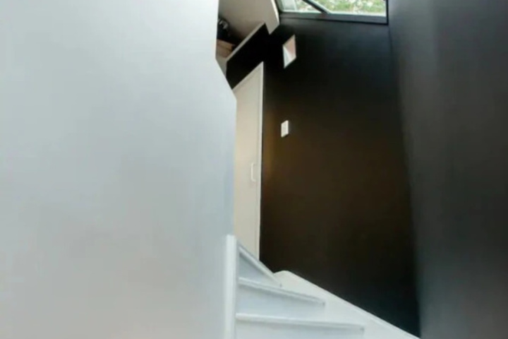 Room 8 of 14