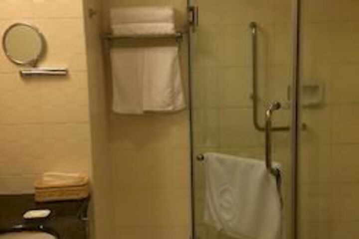 Room 12 of 143