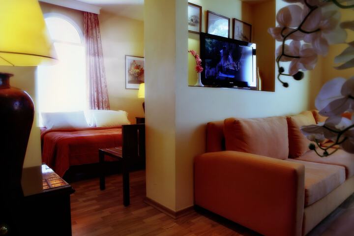 Room 9 of 40
