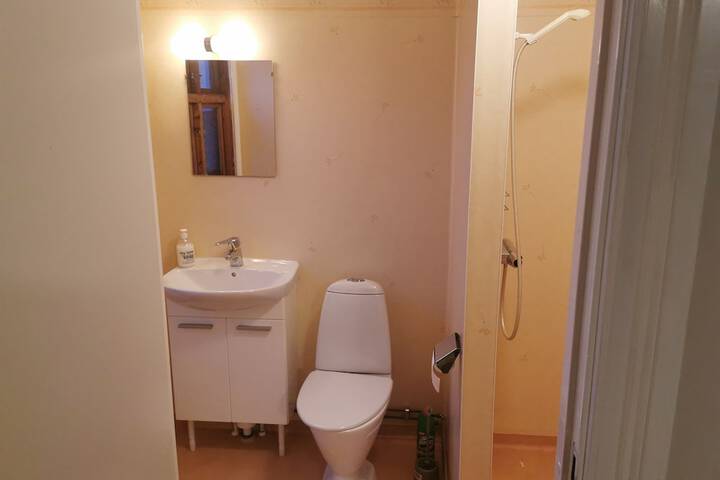 Room 10 of 14