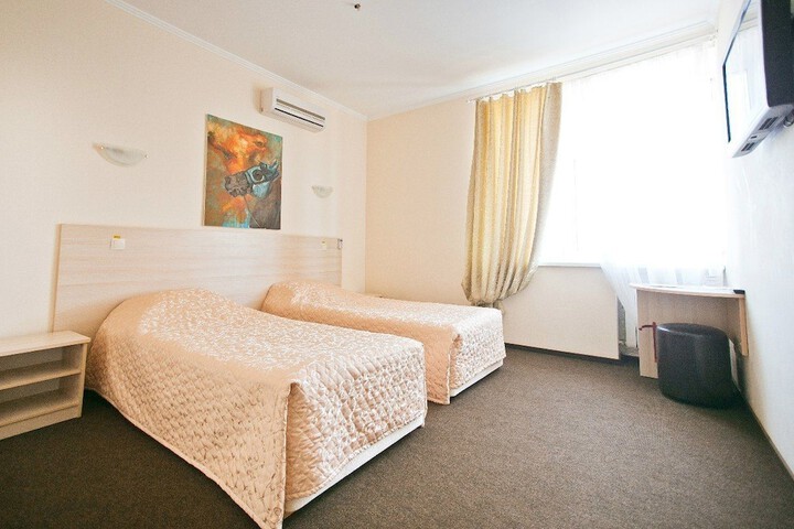 Room 10 of 36