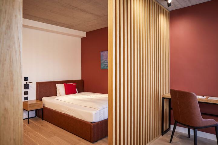 Room 4 of 38