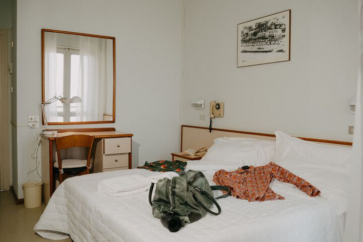 Room 8 of 17