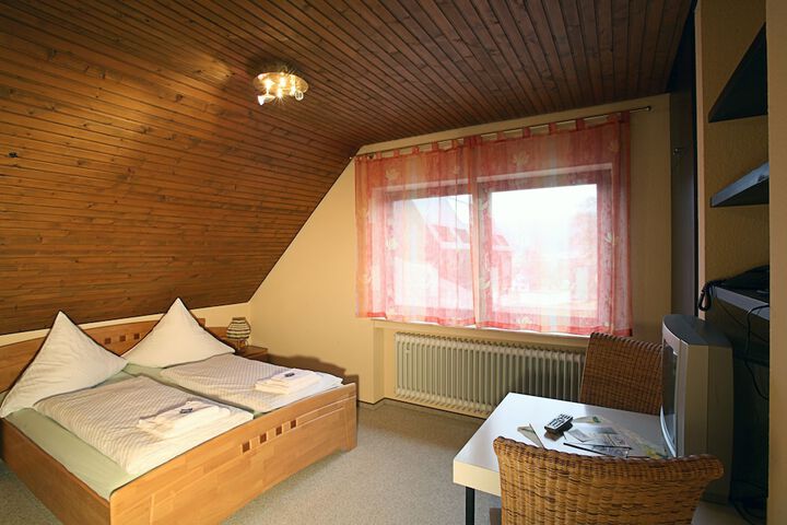 Room 3 of 41