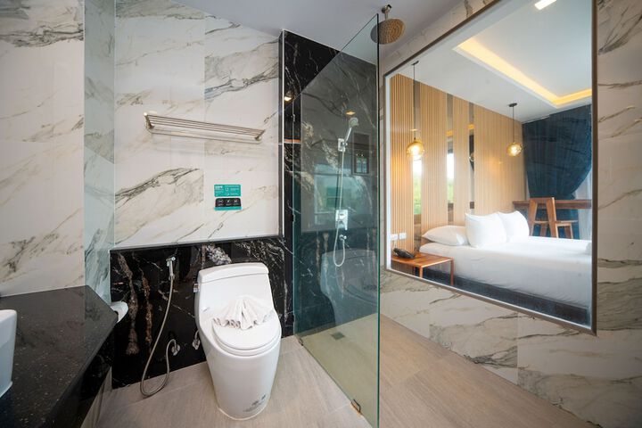 Room 215 of 336