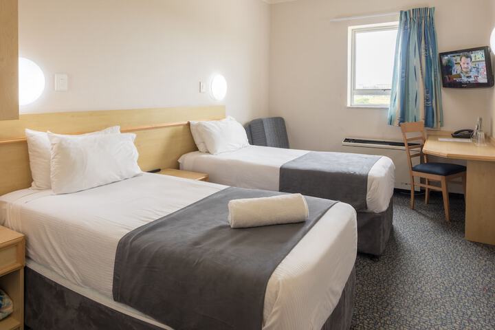 Room 6 of 27