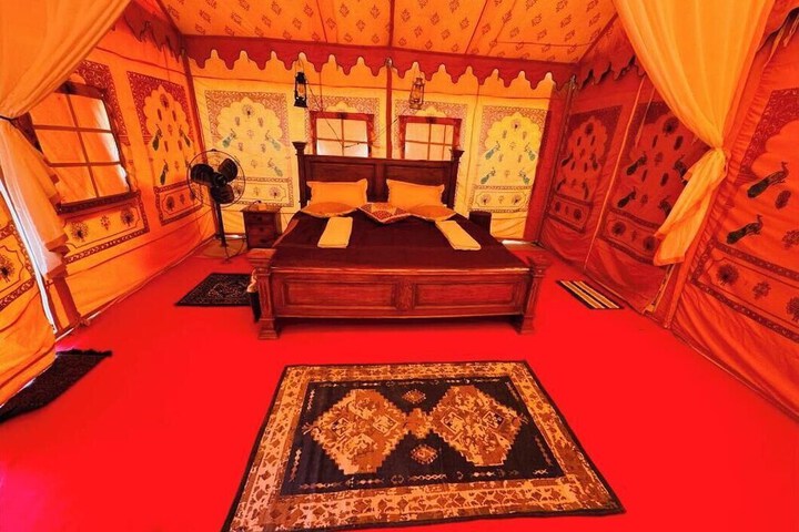 Room 8 of 32