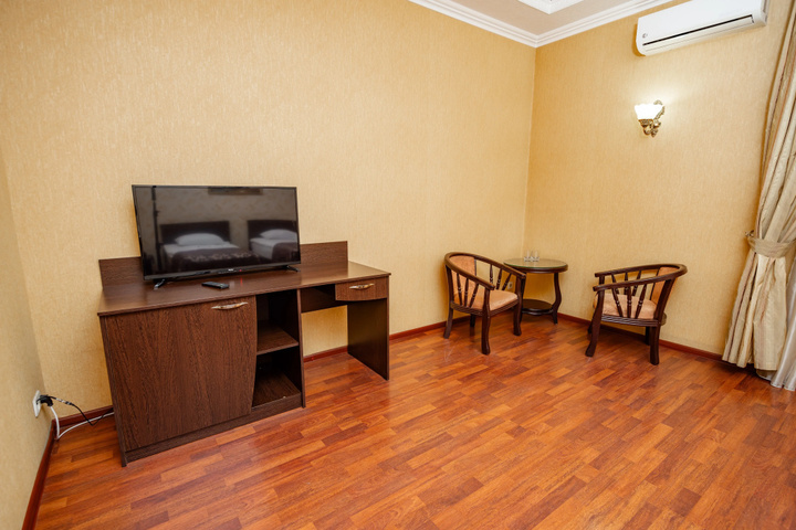 Room 7 of 34