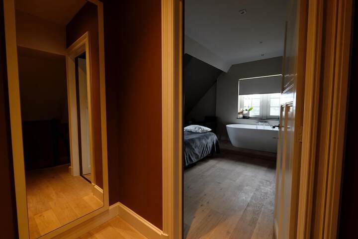 Room 17 of 63