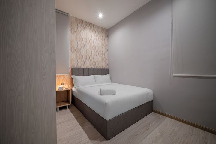 Room 8 of 42