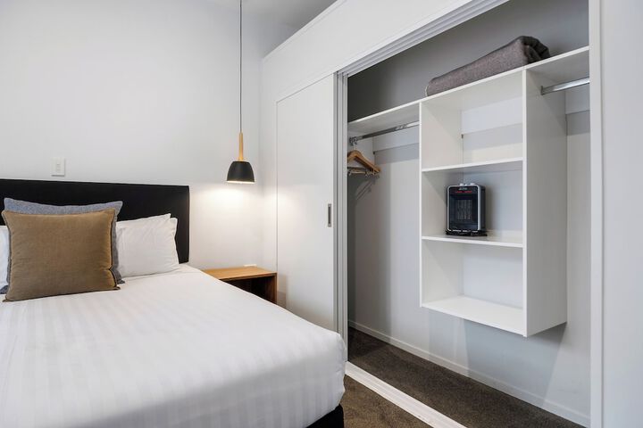 Room 17 of 87