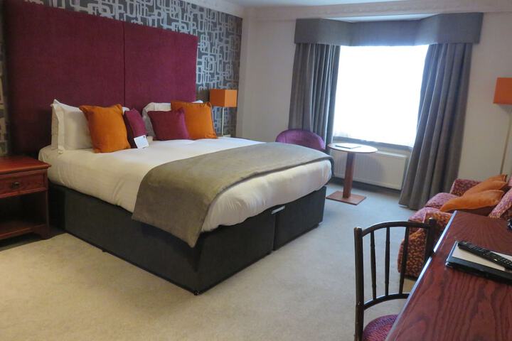 Room 18 of 93