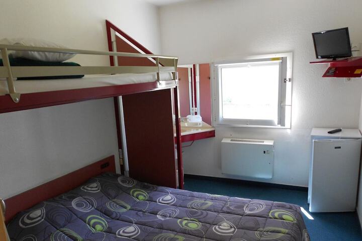 Room 4 of 24