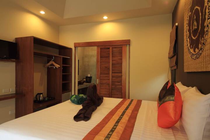 Room 13 of 85