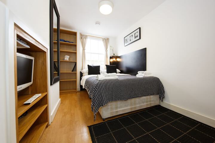 Room 3 of 50