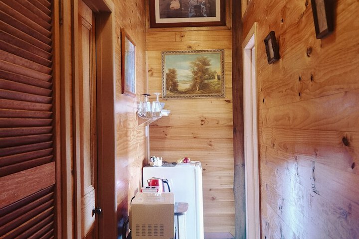 Room 8 of 80