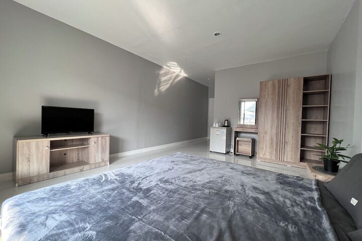 Room 25 of 74