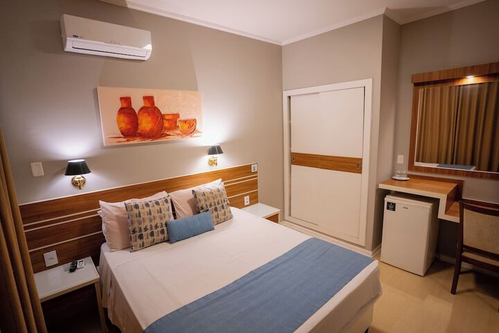 Room 13 of 175