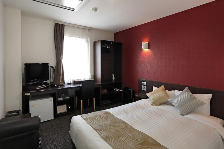 Room 13 of 97