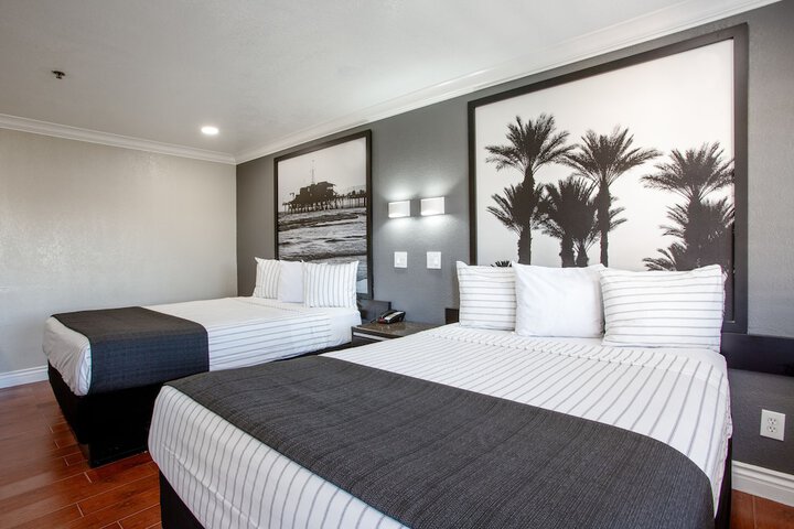 1 Queen Bed (11 of 19)