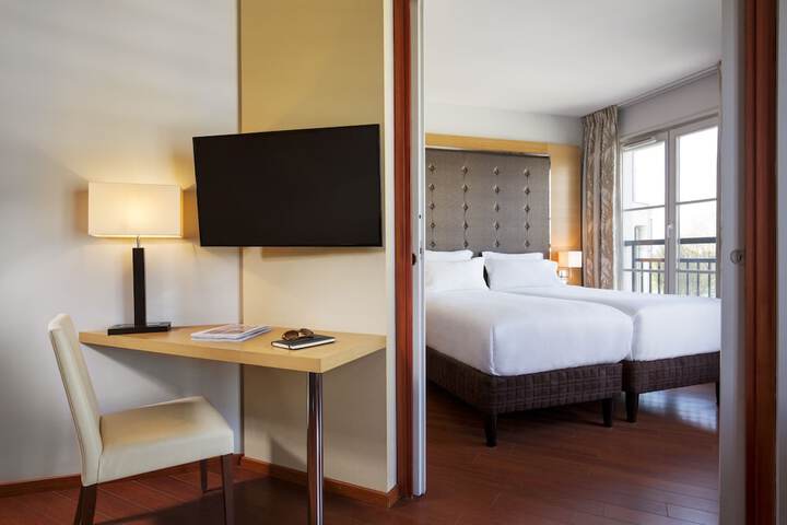 Room 32 of 64