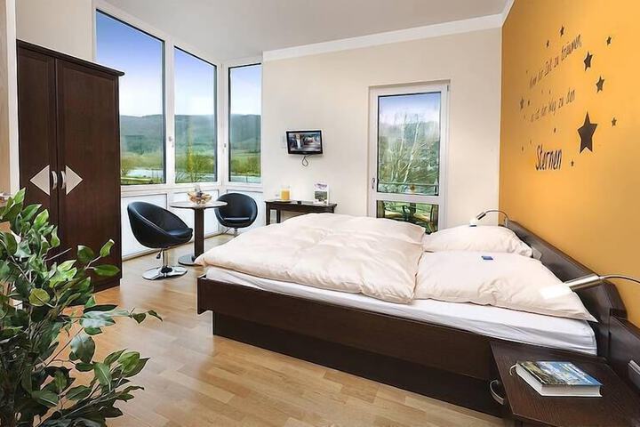Room 6 of 10