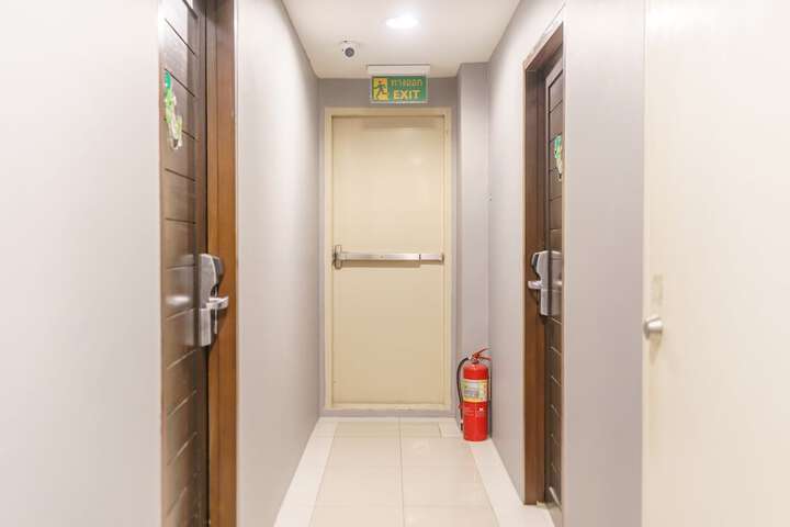 Ballroom/Hall 86 of 110