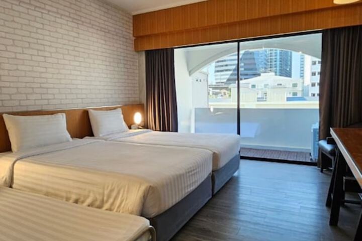 Room 17 of 110