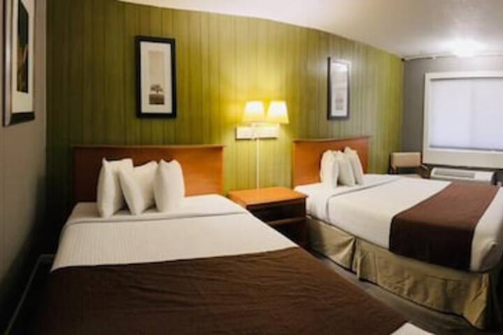 2 Double Beds (23 of 27)