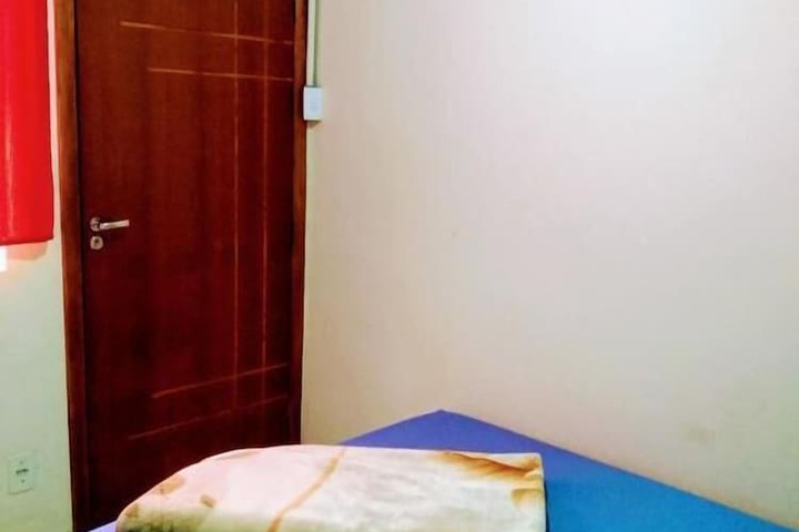 Room 6 of 42