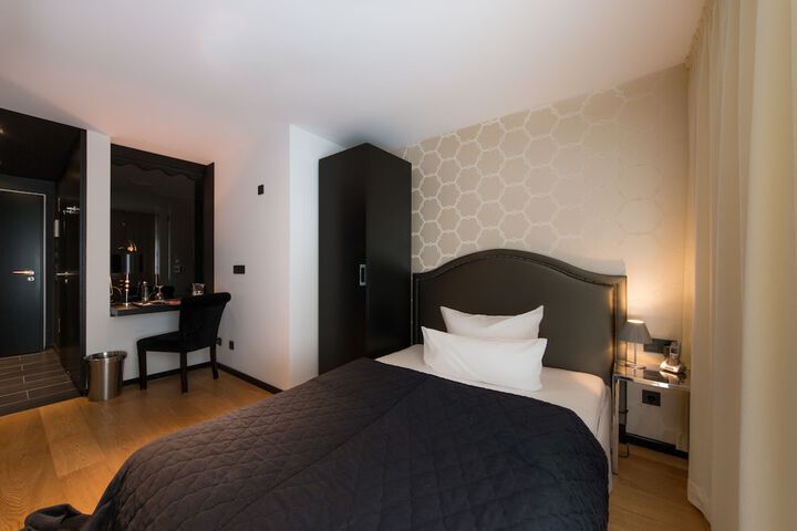 Room 15 of 91