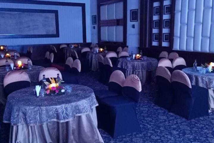 Ballroom/Hall 46 of 63