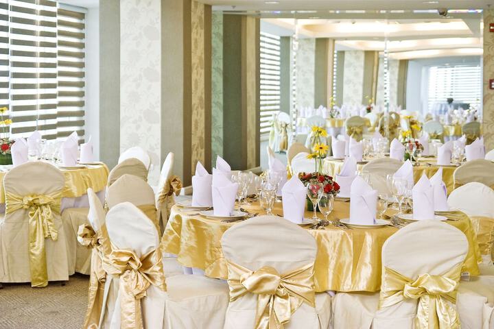 Ballroom/Hall 22 of 28
